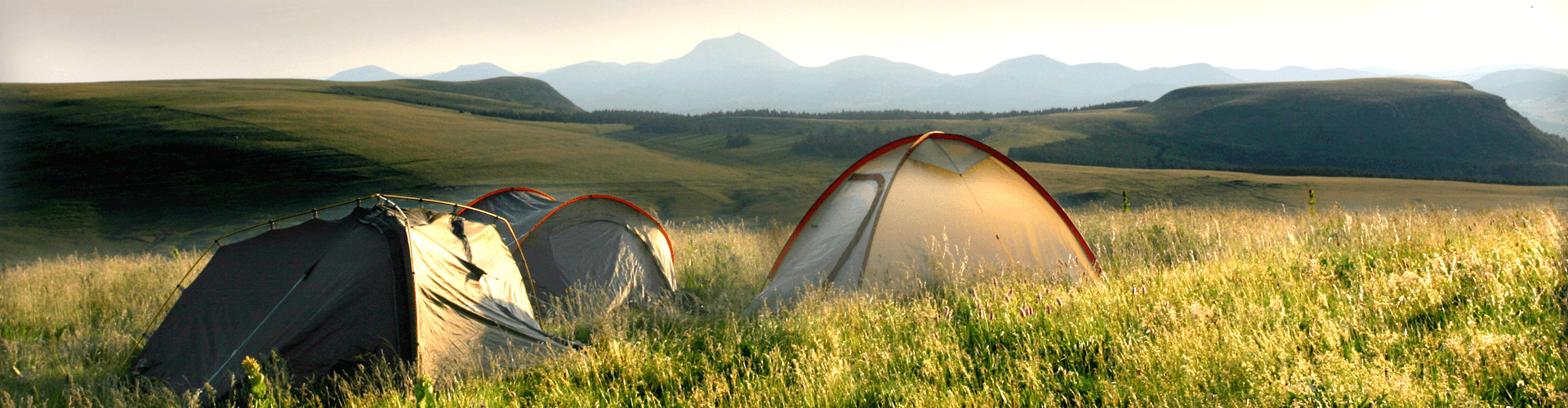 Vakantiehuisjes, campings, chambre d'hôtes en bijzondere accommodaties in de Auvergne, Midden Frankrijk