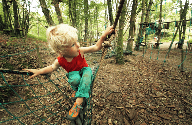 Kinderen in de Limousin: Accrobranche